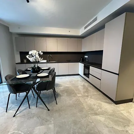 Exclusive 2 Bd In Mercury - Pool Access *