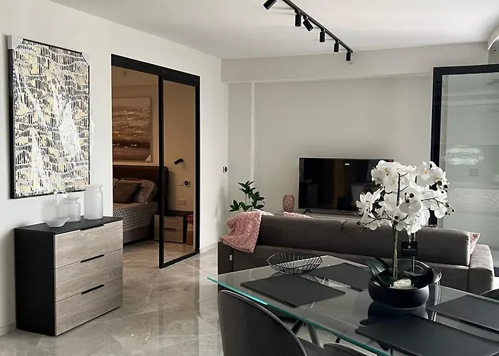 Exclusive 2 Bd In Mercury - Pool Access Апартаменты